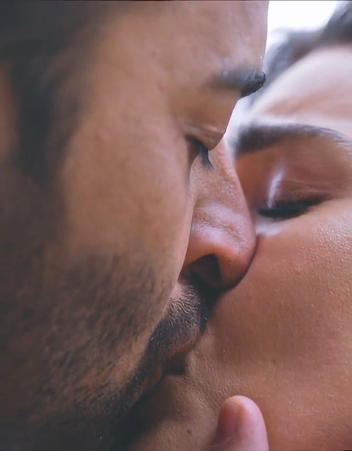 From KlickPin CF Pin by Rocky Walter on 𝐊𝐫𝐢𝐭𝐢 𝐃𝐢𝐝𝐢 _ Cute couples kissing Couple romance Love poems and quotes